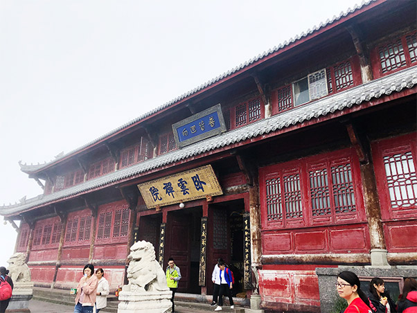 【套線：二進峨眉樂山+都青 三日游】贈成都市中心住宿 美食真純玩 ＜雙汽＞